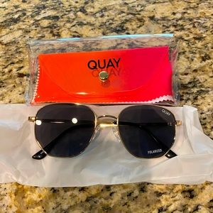 Quay glasses- Big time gold smoke polarized.